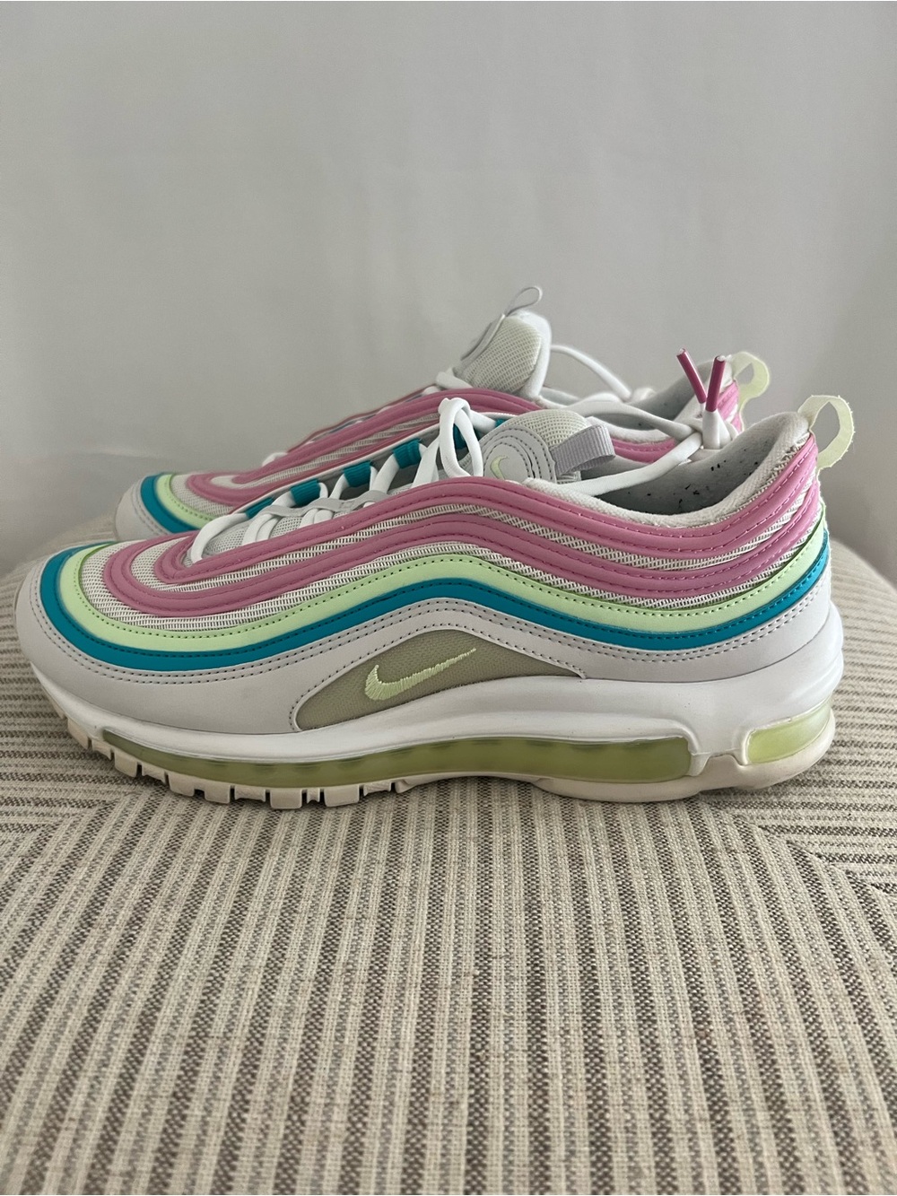 Nike Air Max 97 Women’s 9.5 EASTER White Volt Pink